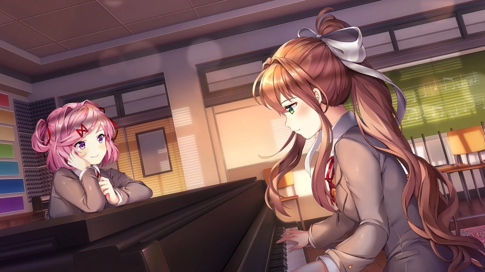 Monika bermain piano ditemani temannya
