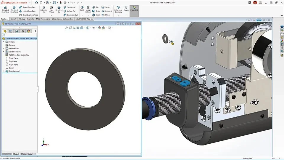 SolidWorks 2026 interface ketika membuat piringan baut ke mesin